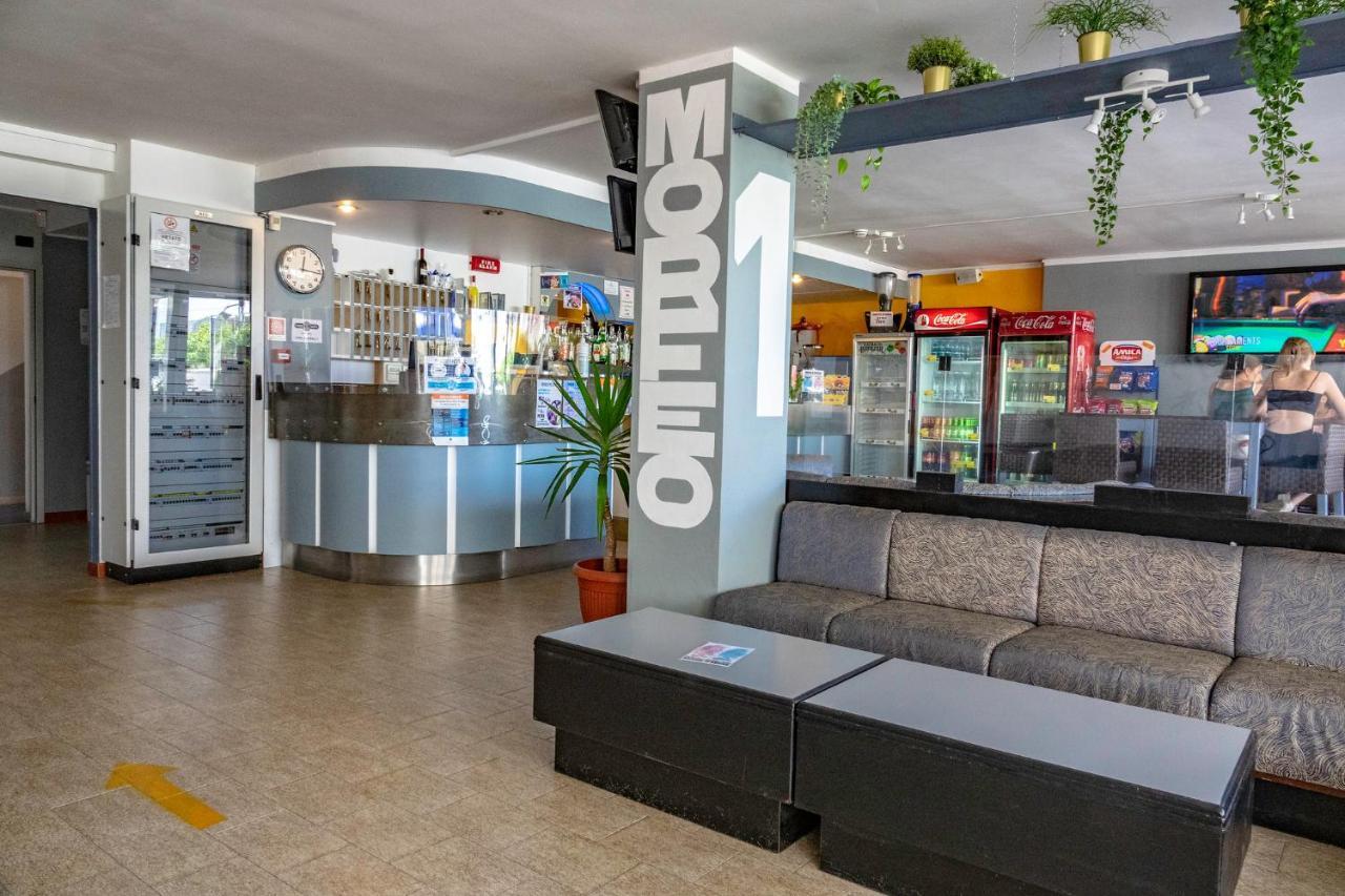 Hotel Morfeo - Young People Hotels (Adults Only) Римини Экстерьер фото